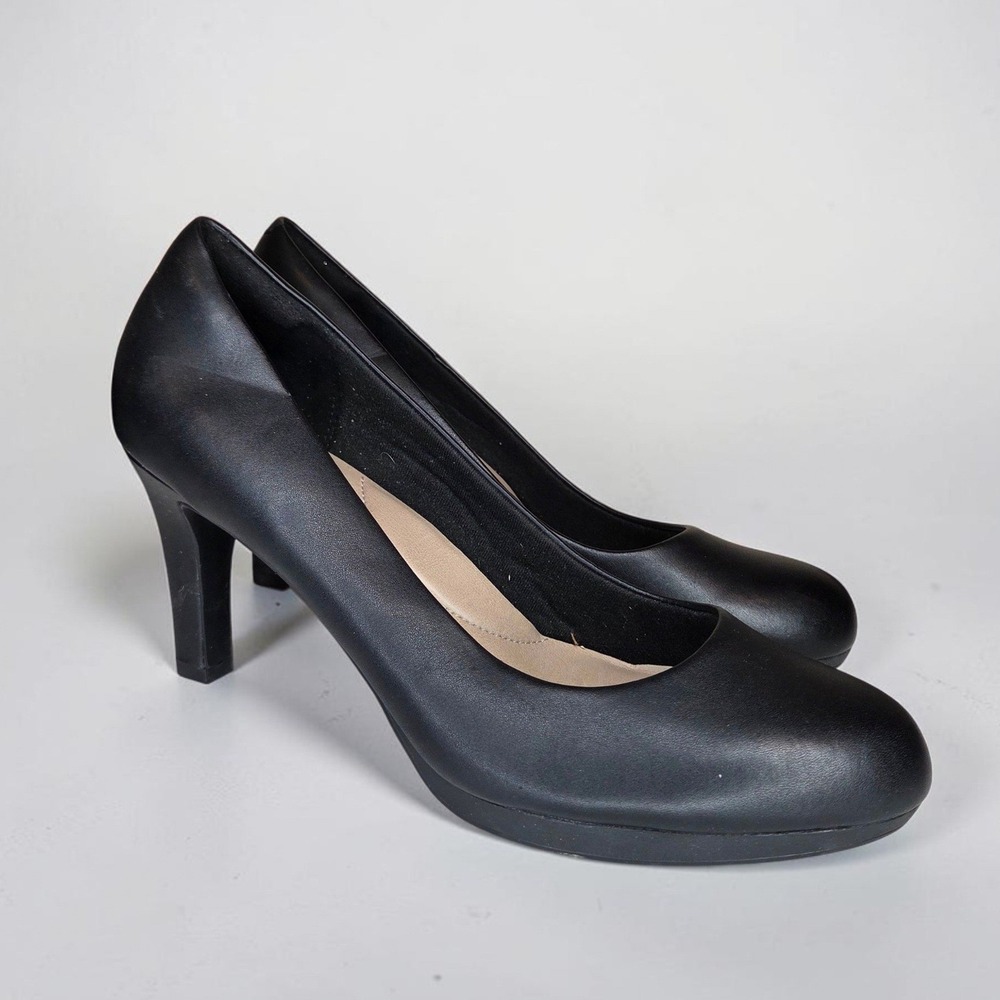 NEW Clarks Collection Black Leather Round Toe Pumps Ultimate Comfort Heel 11 M